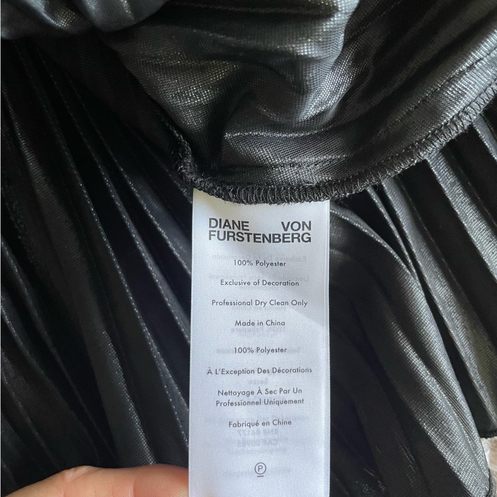 Diane Von Furstenberg Black Pleated Mini Skirt - Picture 8 of 10